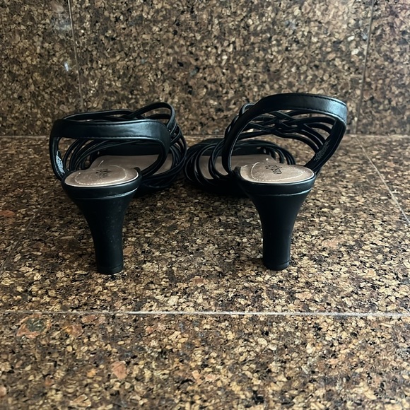 East 5th Niko Heeled Sandals Black - Picture 4 of 7